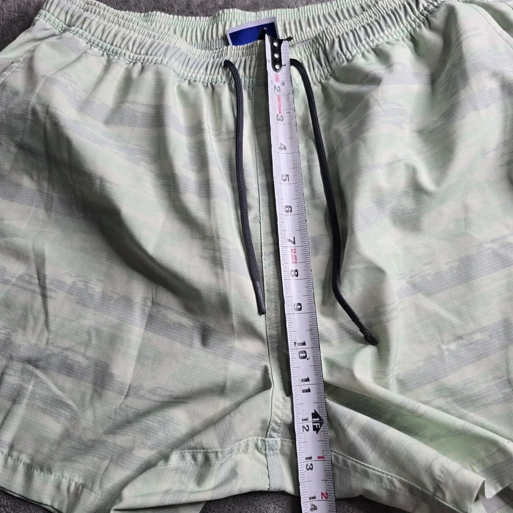Aftco Strike Shorts Mens Large Mint Shoreline Camo Swim Lined 5.5